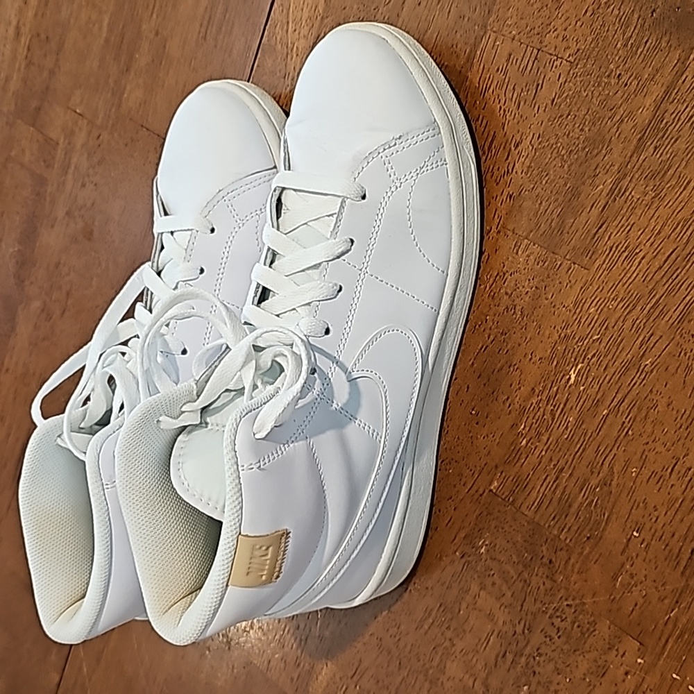 Women's Nike Court Royale 2 mid, size 10
